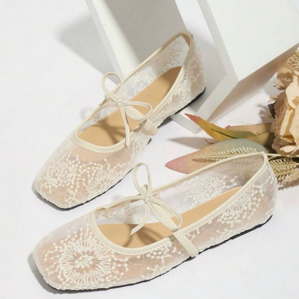 Elegant Cream Lace Ballet Flats